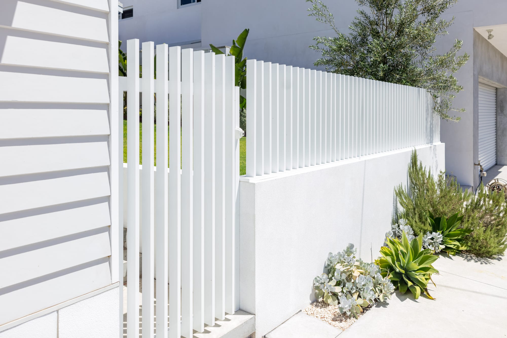 Gates and screens