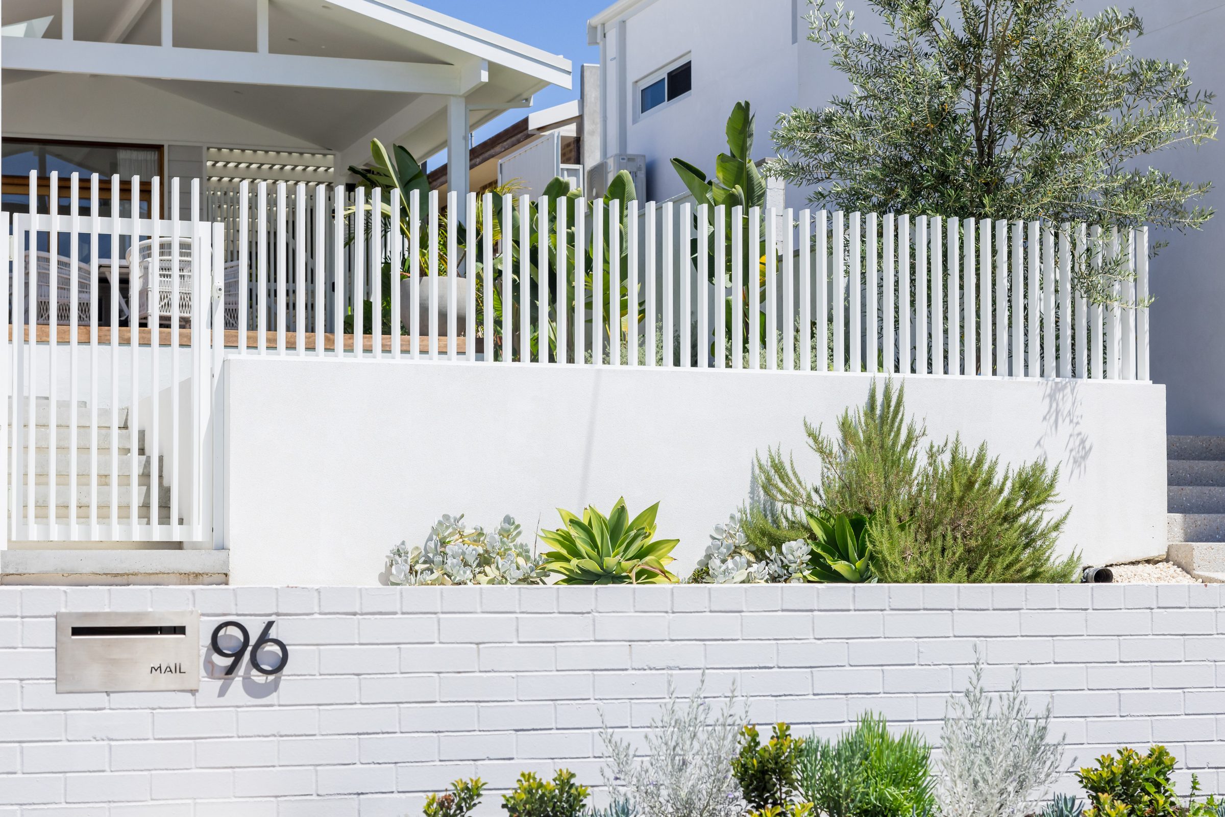 Front fencing